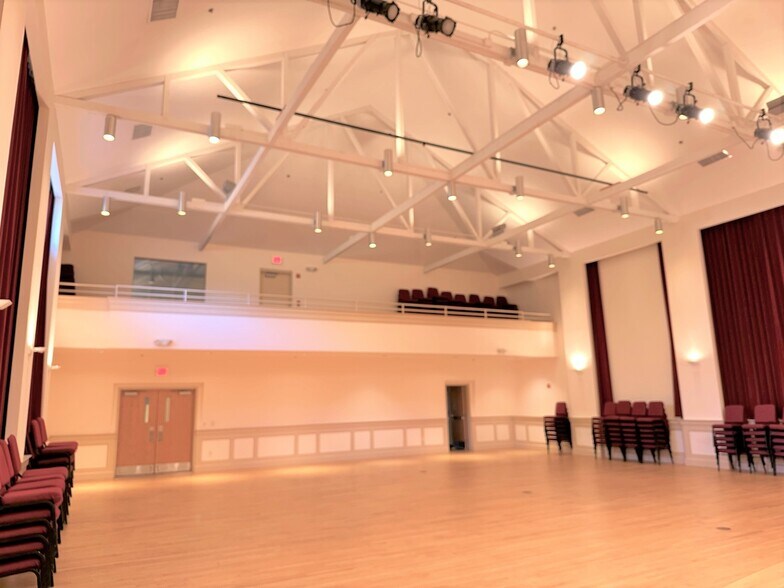 More Photos Of 36 King St, Littleton Specialty For Sale