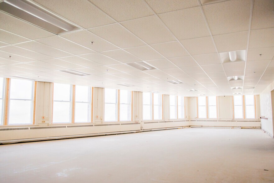 More Photos Of 100 Mechanic St, Pawcatuck Manufacturing For Lease