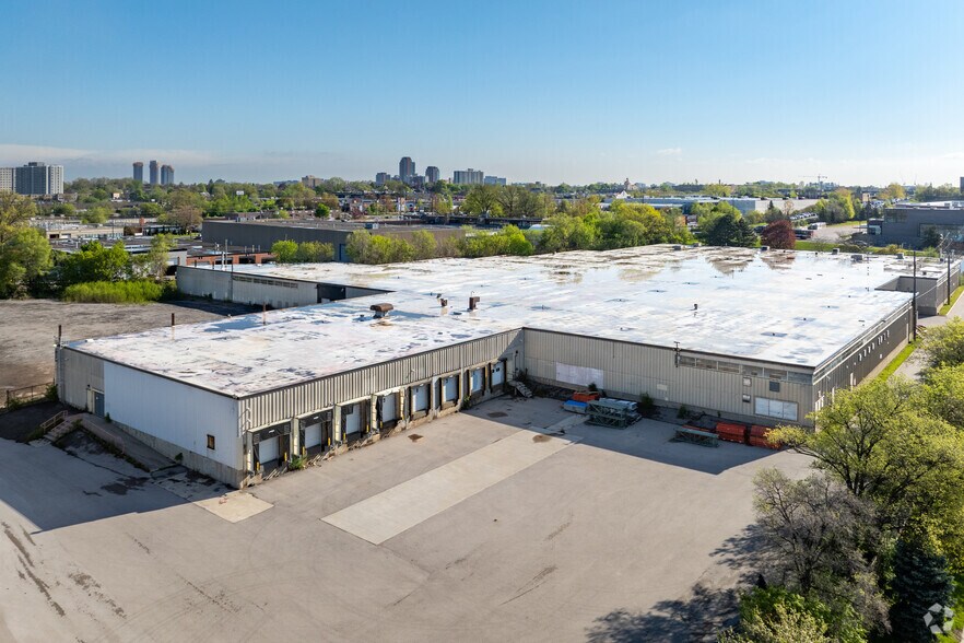 More Photos Of 724 Caledonia Rd, Toronto Warehouse For Lease