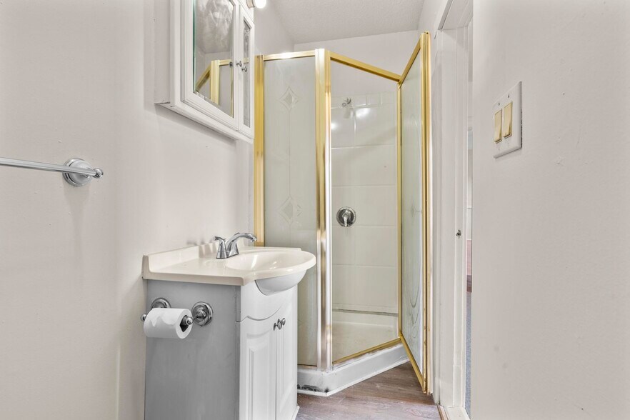 More Photos Of 240-242 Washington St, New Britain Apartments For Sale