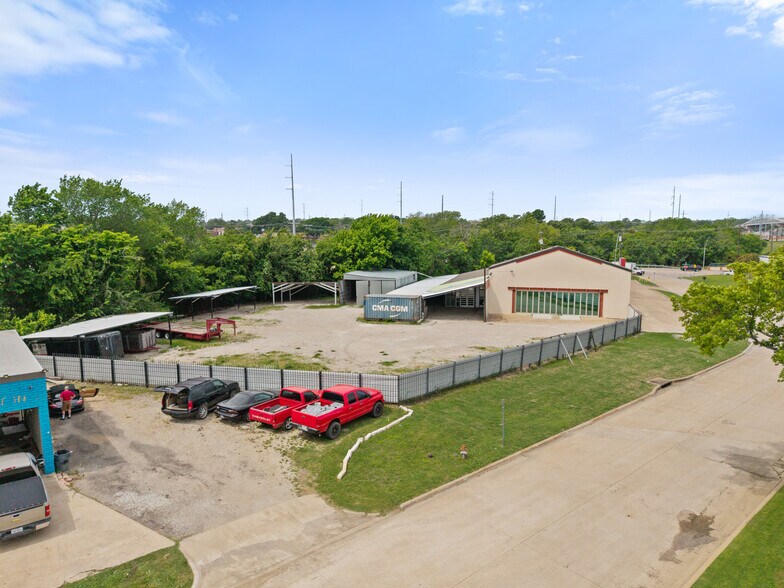 More Photos Of 310 Gautney St, Garland Flex For Sale
