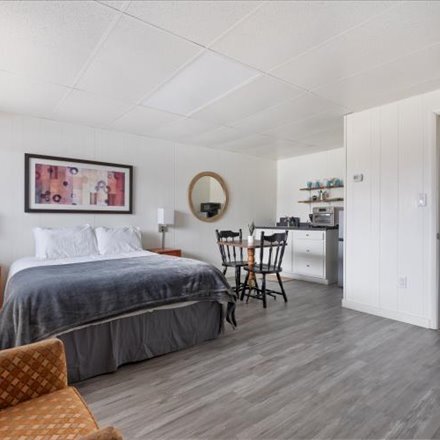 More Photos Of 23688 Forest Rd, Deerwood Hotel For Sale