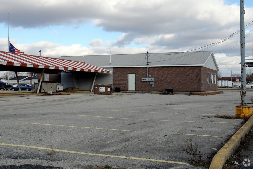 More Photos Of 3726-3746 S Western Ave, Marion Office For Lease