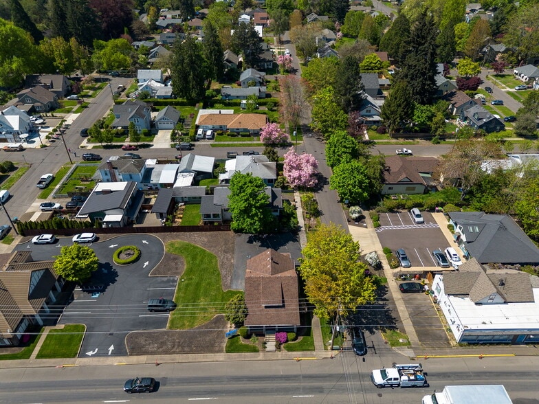 More Photos Of 737 NW Adams St, McMinnville Office For Sale
