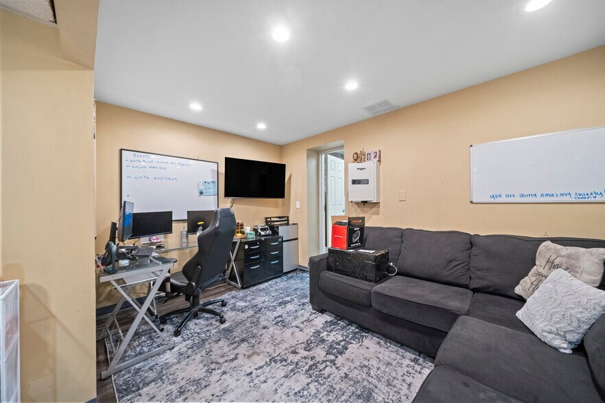 More Photos Of 5250 E Main St, Columbus Auto Dealership For Sale