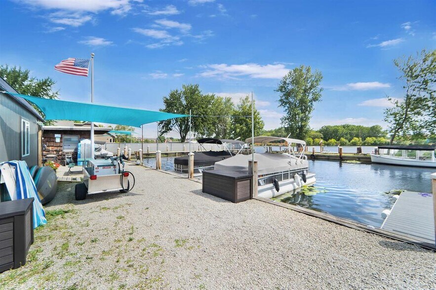 More Photos Of 1000 Bauman St, Oshkosh Marina For Sale