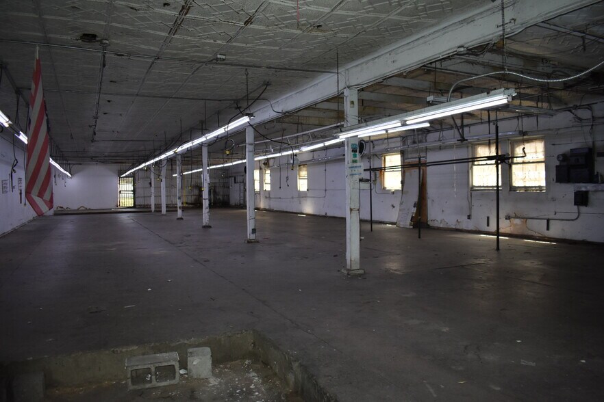 More Photos Of 4862 Compton Ave, Los Angeles Manufacturing For Lease