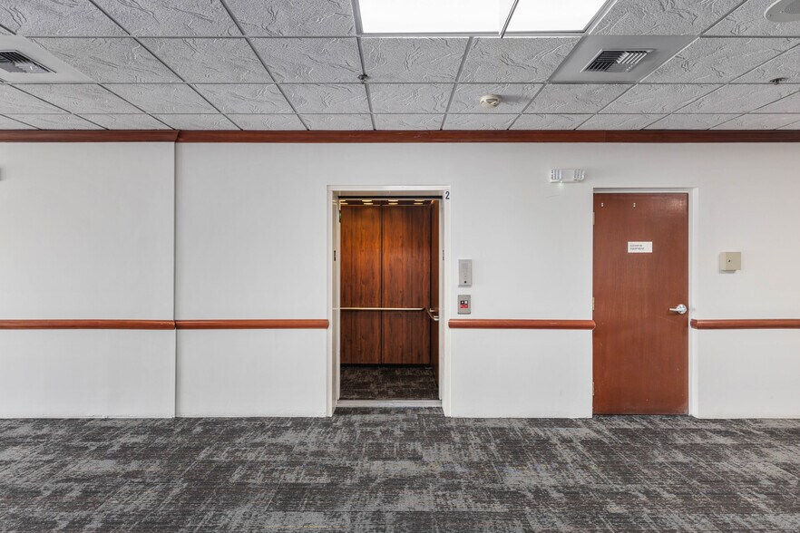 More Photos Of 16710 Smokey Point Blvd, Arlington General Retail For Sale