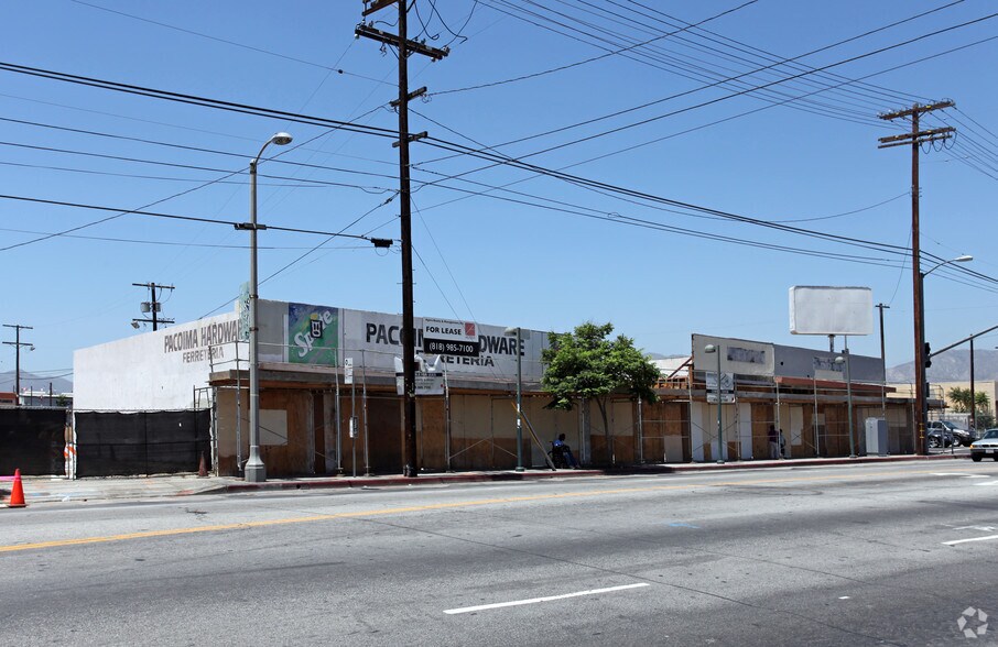 More Photos Of 10801 San Fernando Rd, Pacoima Freestanding For Lease
