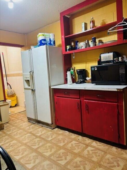 More Photos Of 240 Boykin Ct, Clinton Office For Sale