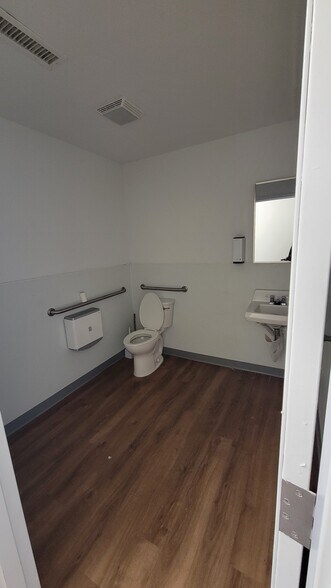More Photos Of 6010-6020 Mayfield Rd, Mayfield Heights Freestanding For Lease