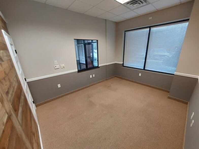 More Photos Of 4210 N Roxboro Rd, Durham Coworking Space