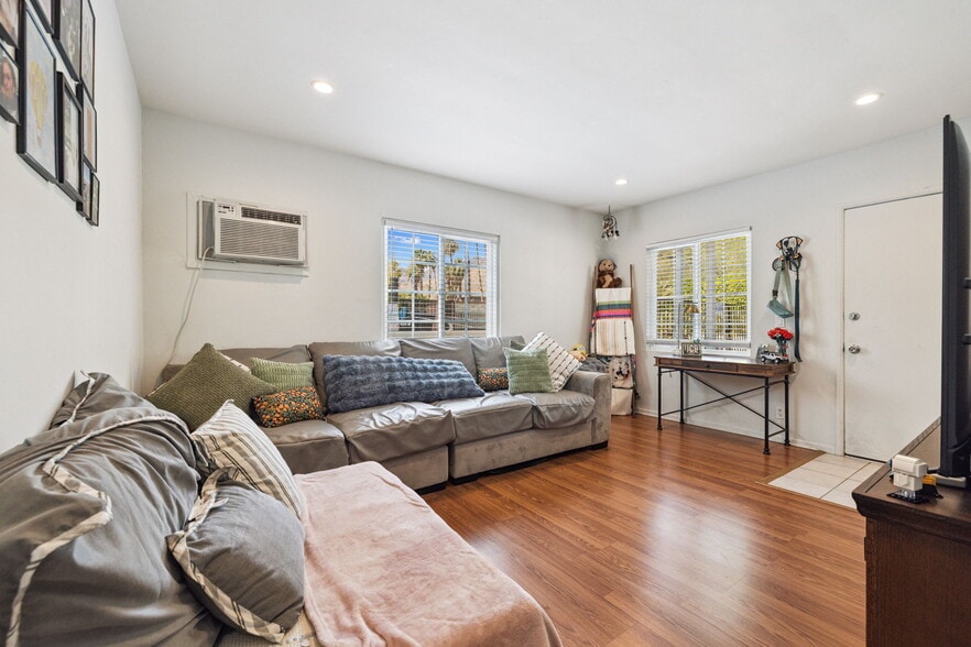 More Photos Of 1674 S Via Salida, Palm Springs Apartments For Sale