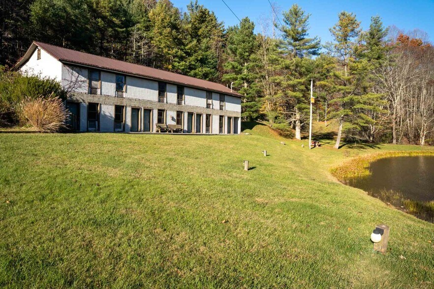 More Photos Of 182 Woodberry Rd Sw, Meadows Of Dan Hotel For Sale
