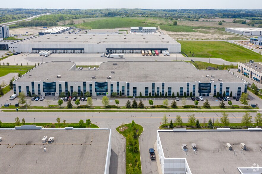 More Photos Of 159 Don Hillock Dr, Aurora Warehouse For Lease