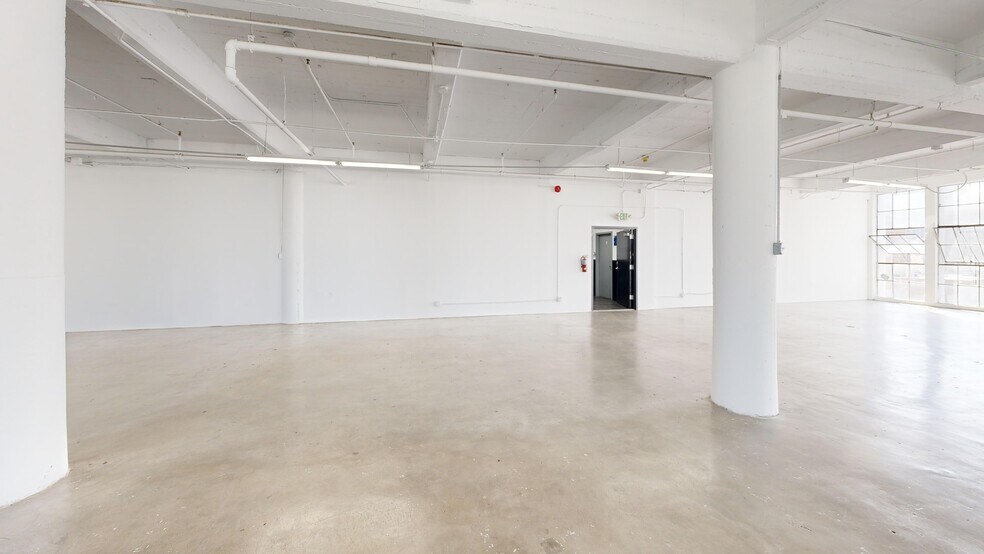 More Photos Of 1024 Santee St, Los Angeles Warehouse For Lease