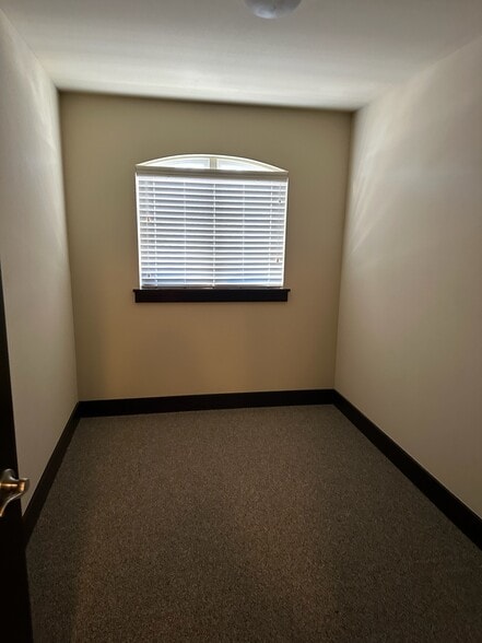 More Photos Of 1441 W Pleasant Grove Rd, Rogers Self Storage For Lease