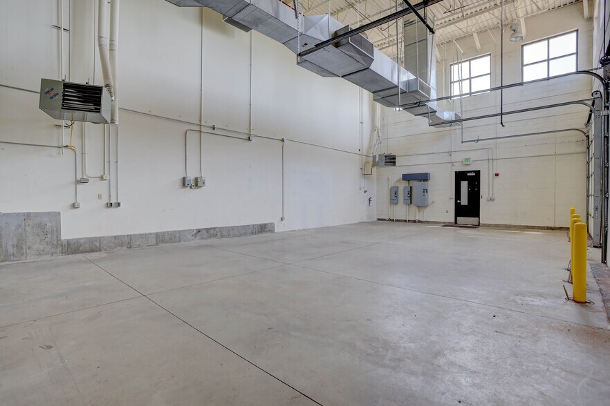 More Photos Of 11083-11093 E Mississippi Ave, Aurora Storefront For Lease