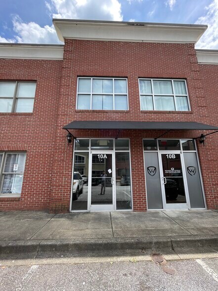 More Photos Of 955 W Wade Hampton Blvd, Greer Office For Lease