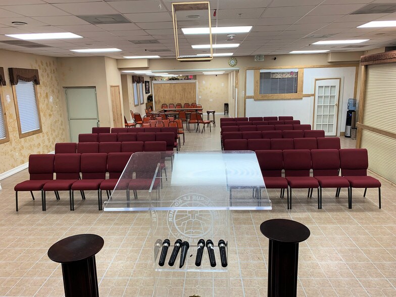 More Photos Of 4050 Westgate Ave, West Palm Beach Showroom For Lease