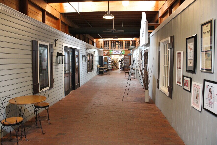 More Photos Of 310-340 Water St, Excelsior Freestanding For Lease