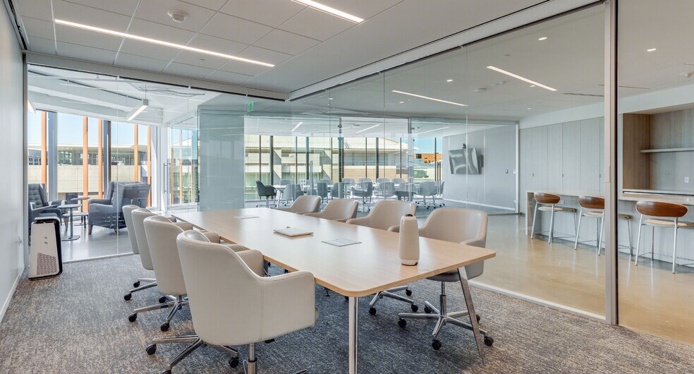 More Photos Of 655 New York Ave NW, Washington Office For Lease