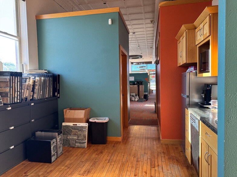 More Photos Of 1135A Michigan Ave, Sheboygan Office For Sale