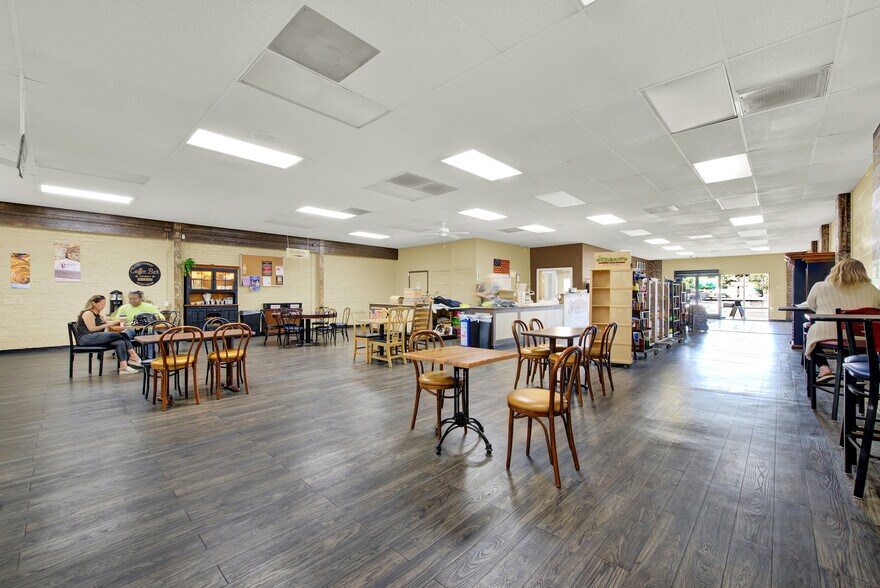 More Photos Of 830 Main St, Red Bluff Freestanding For Sale