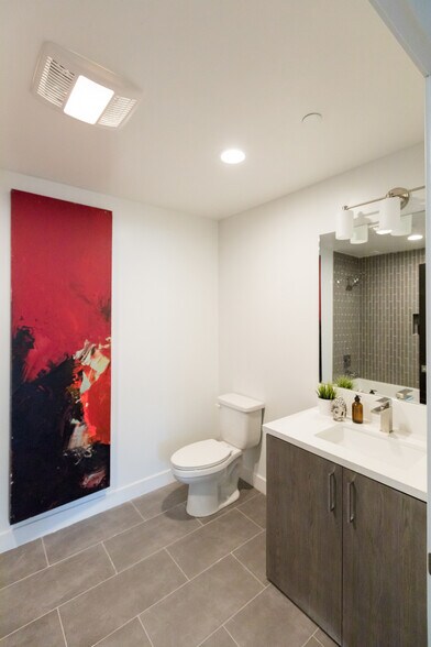 More Photos Of 14827 W Victory Blvd, Van Nuys Apartments For Sale