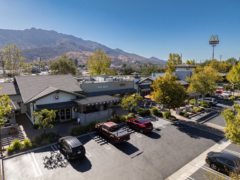 More Photos Of 29105-29125 Canwood St, Agoura Hills Restaurant For Lease