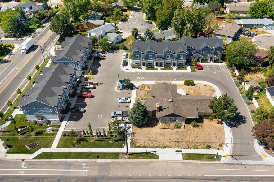 More Photos Of 10610 McMillan Rd, Boise Apartments For Sale