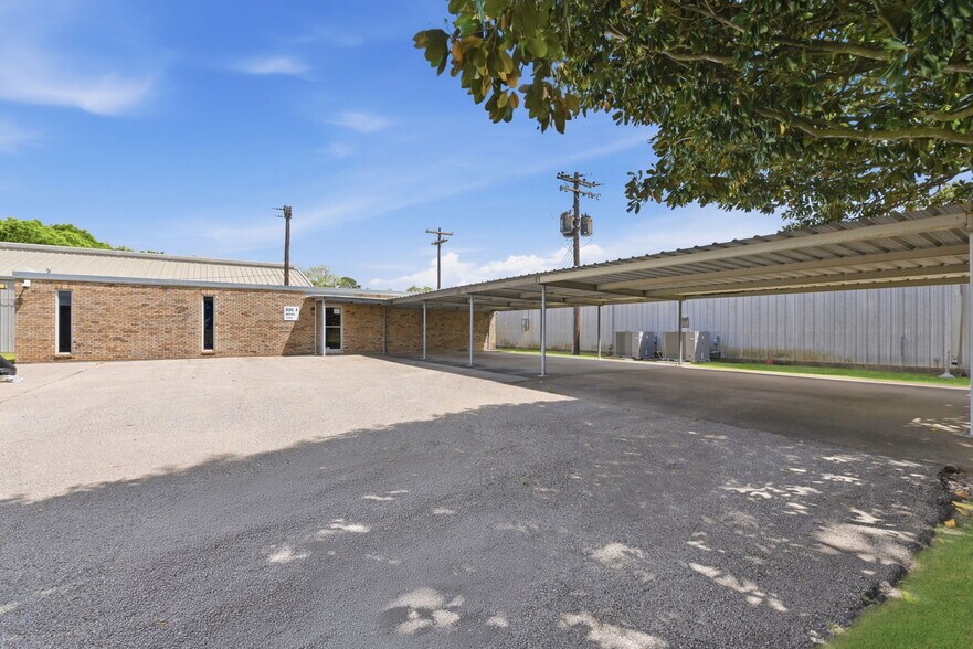 More Photos Of 13026 Rosecrest Dr, Houston Office For Lease