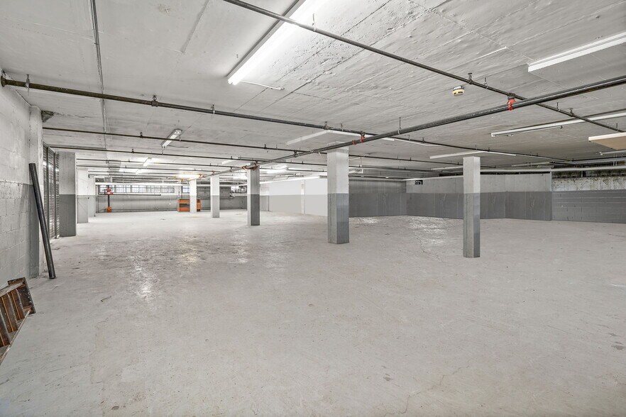 More Photos Of 2165 Av Madison, Montréal Office Residential For Lease