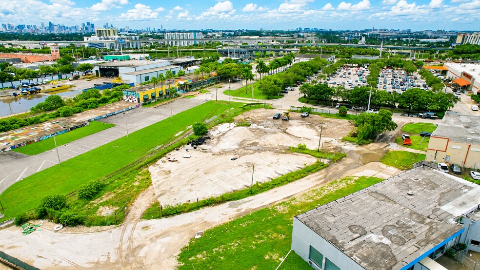 More Photos Of 1171 SE 10th Ave, Hialeah Land For Lease