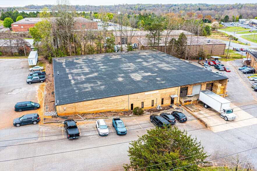 More Photos Of 3340 20th Ave SE, Newton Unknown For Lease