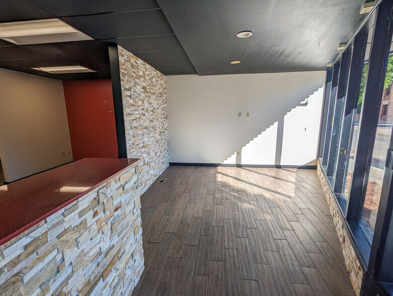 More Photos Of 1112 Adams Ave, La Grande Storefront Retail Office For Sale