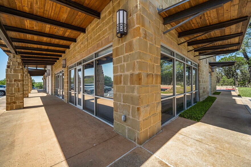 More Photos Of 11412 Bee Caves Rd, Austin Office For Lease