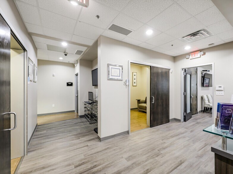 More Photos Of 7709 San Jacinto Pl, Plano Loft Creative Space For Sale
