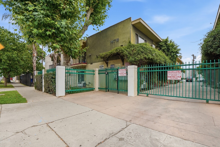 Primary Photo Of 14716-14722 Delano St, Van Nuys Multifamily For Sale