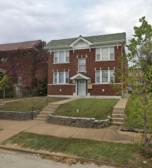 Primary Photo Of 5209 Palm St, Saint Louis Multifamily For Sale