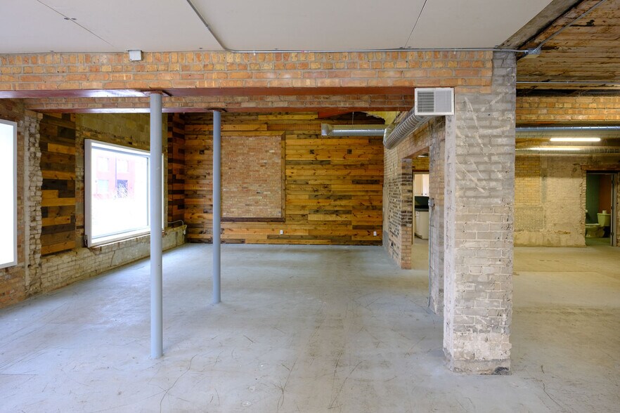 More Photos Of 408 W Main St, Benton Harbor Freestanding For Lease