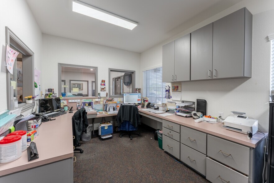 More Photos Of 2003 Medical Pky, San Marcos Medical For Sale