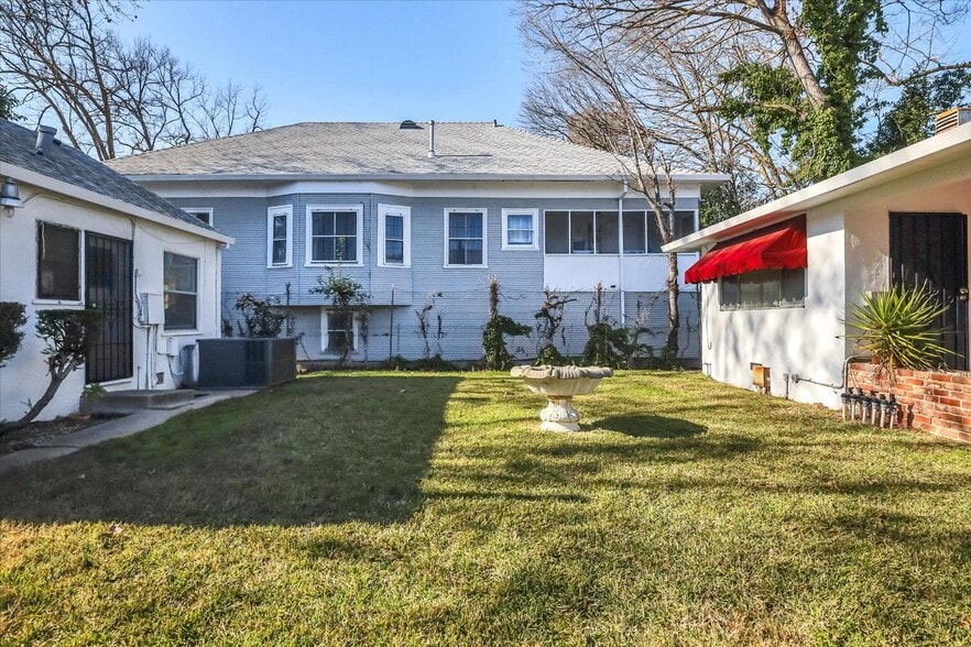 More Photos Of 3429 4th Ave, Sacramento Flex For Sale