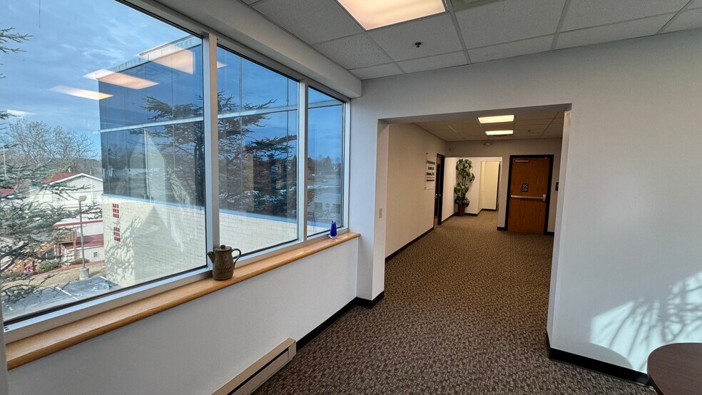 More Photos Of 2925 William Penn Hwy, Easton Office For Lease
