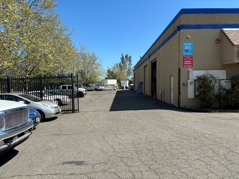 More Photos Of 803 Vaca Valley Pky, Vacaville Warehouse For Lease