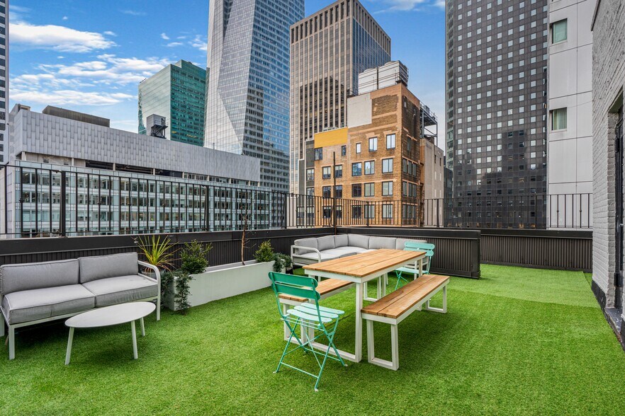 More Photos Of 56 W 45th St, New York Office For Lease