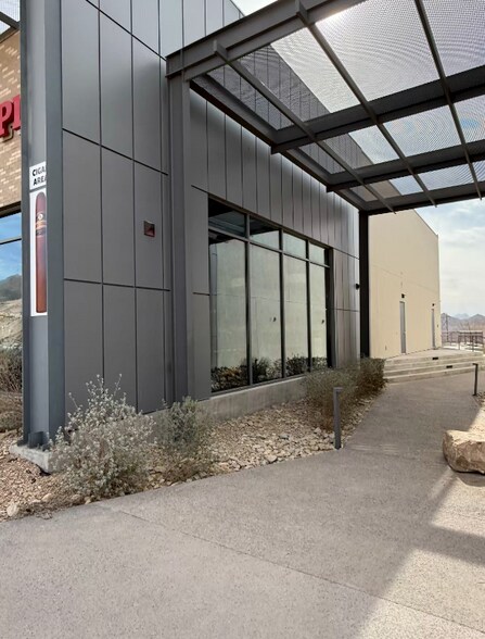 More Photos Of 340 Vin Rambla, El Paso Restaurant For Lease