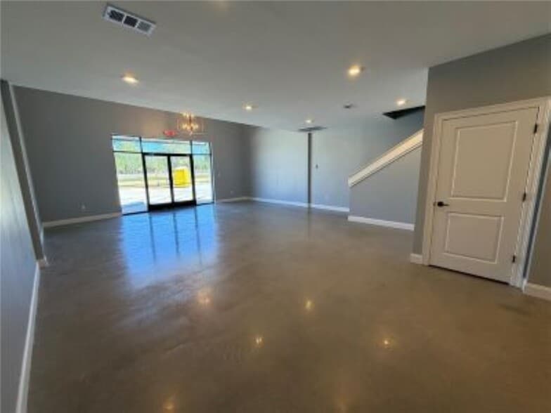 More Photos Of 1100 SW Railroad Ave, Ponchatoula Flex For Lease