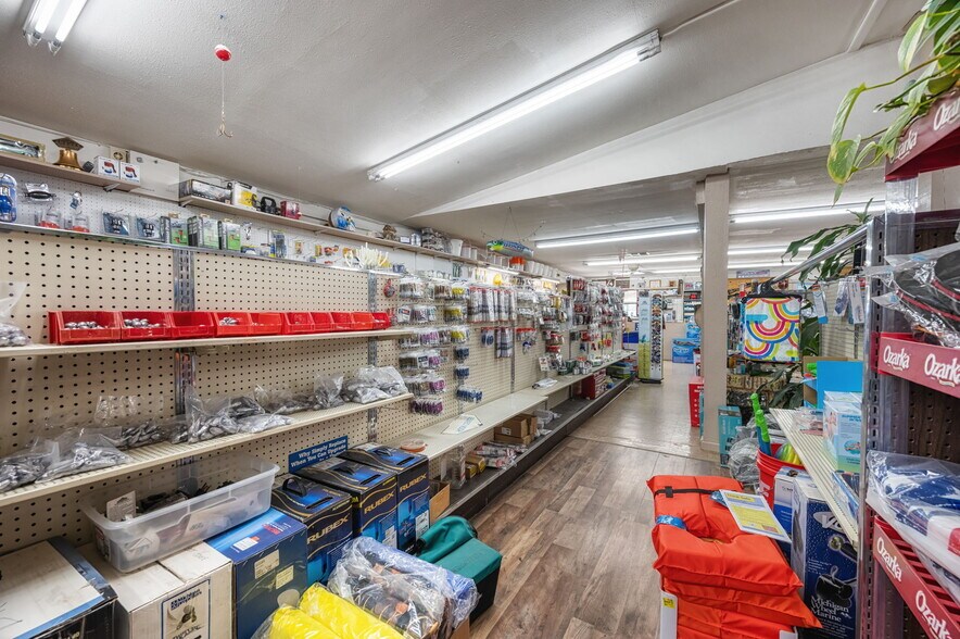 More Photos Of 10277 N 2130 Rd, Foss Convenience Store For Sale