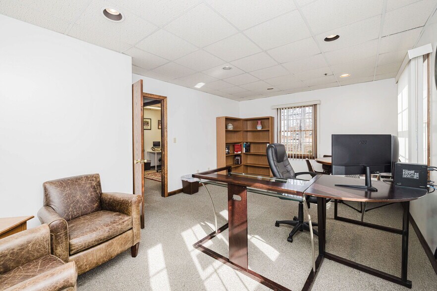 More Photos Of 63 Winthrop St, Taunton Medical For Sale